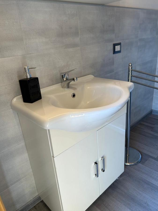 Cossogno Casa Malva Appartamento Marisa Ed Appartamento Bouganville מראה חיצוני תמונה